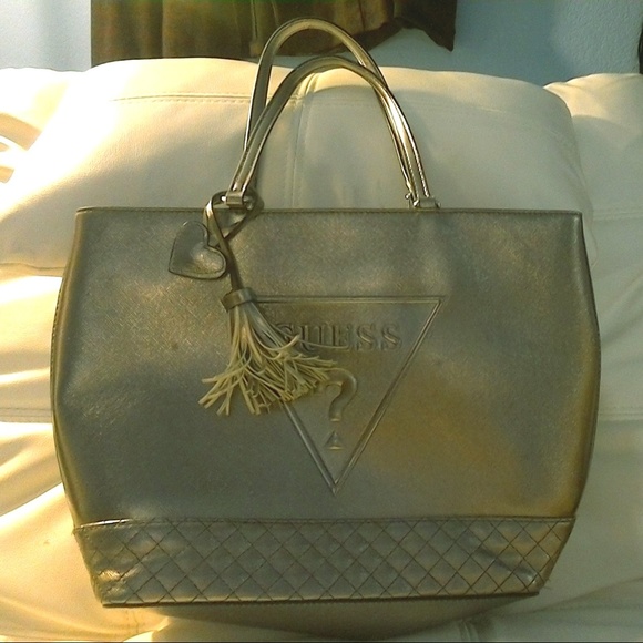 Guess Handbags - Purse / used in great condition